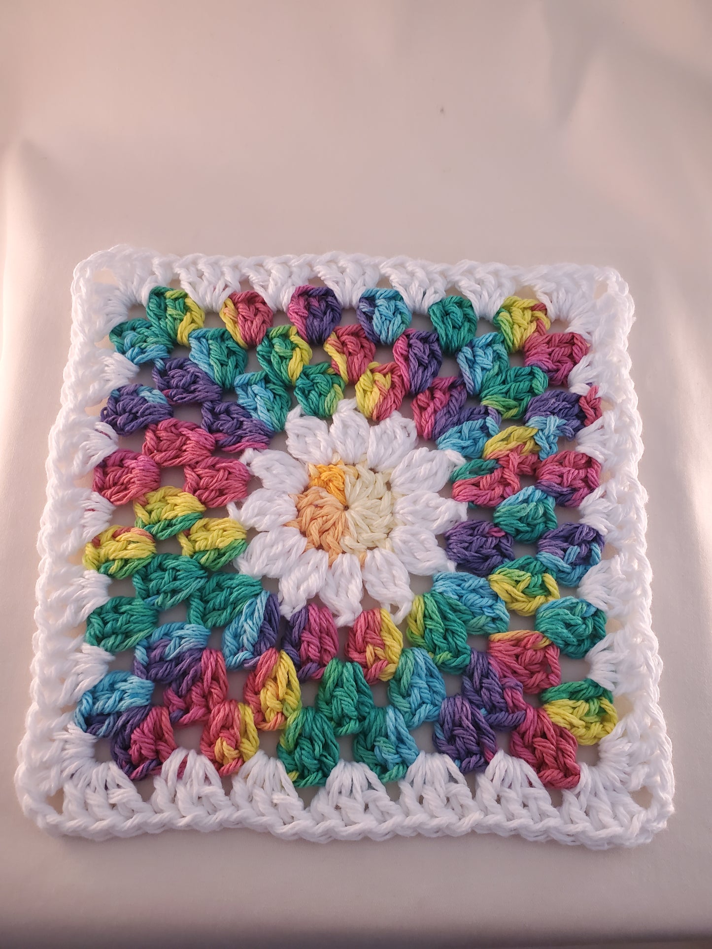 Square Daisy Hot Pad - Cheerful and Handmade