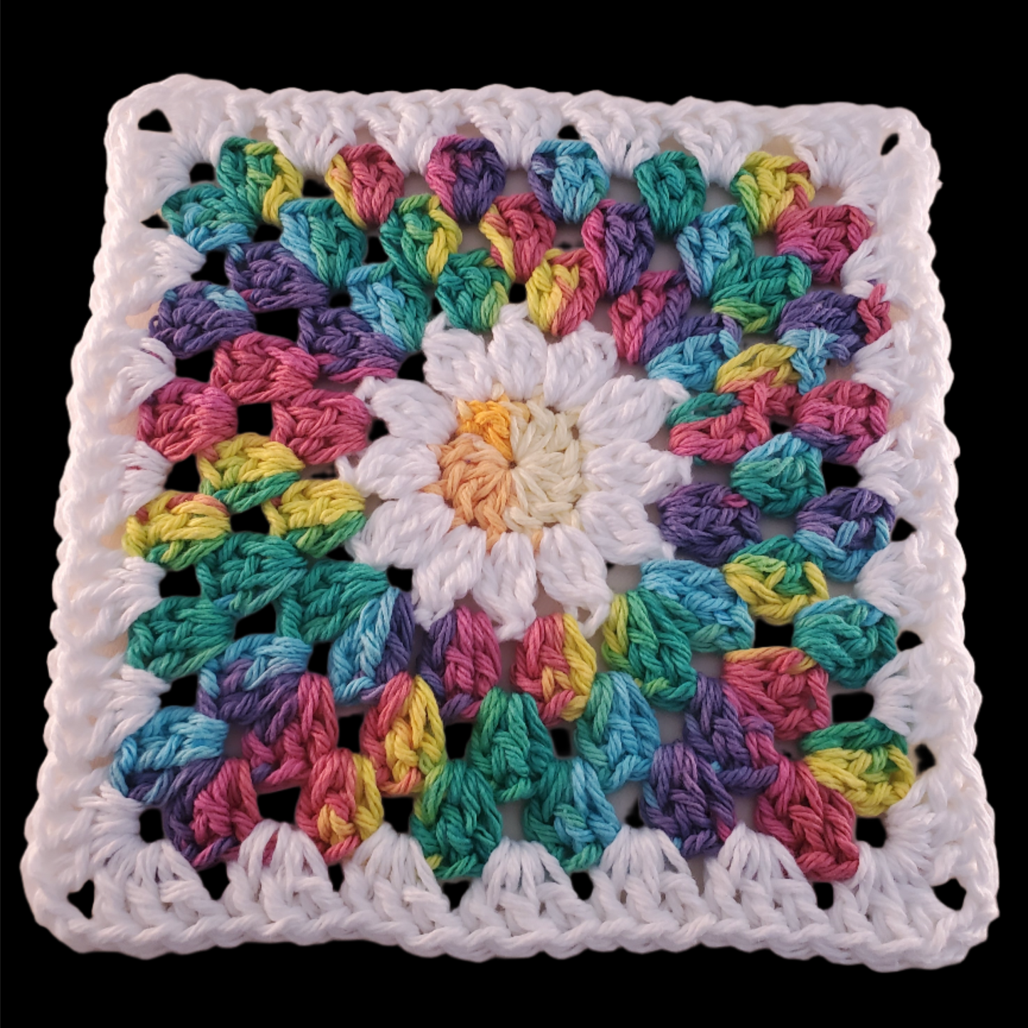 Square Daisy Hot Pad - Cheerful and Handmade